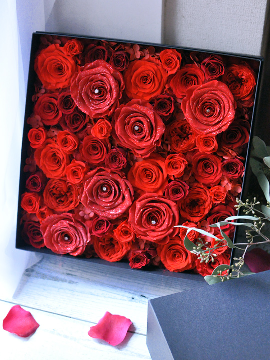 赤バラ 50本  プロポーズ ボックスフラワー プリザーブドフラワー記念日