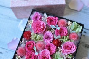 完全版 バラの花言葉は本数や色で変わるの 気になる意味とは プリザーブドフラワー専門通販サイトのフルールドゥマカロン