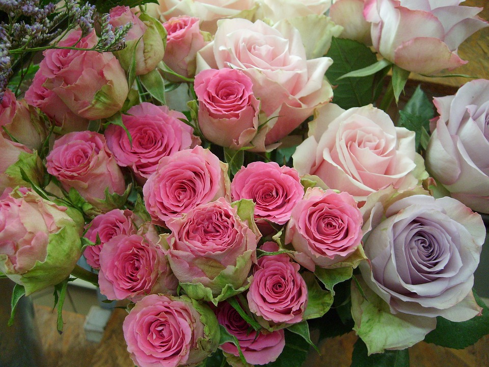 ピンクと淡いパープルの花束
