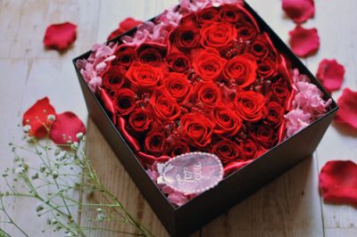 男性必見 バラの花でのプロポーズは本当にあこがれる プリザーブドフラワー専門通販サイトのフルールドゥマカロン