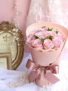 淡ピンクバラ１２本の花束